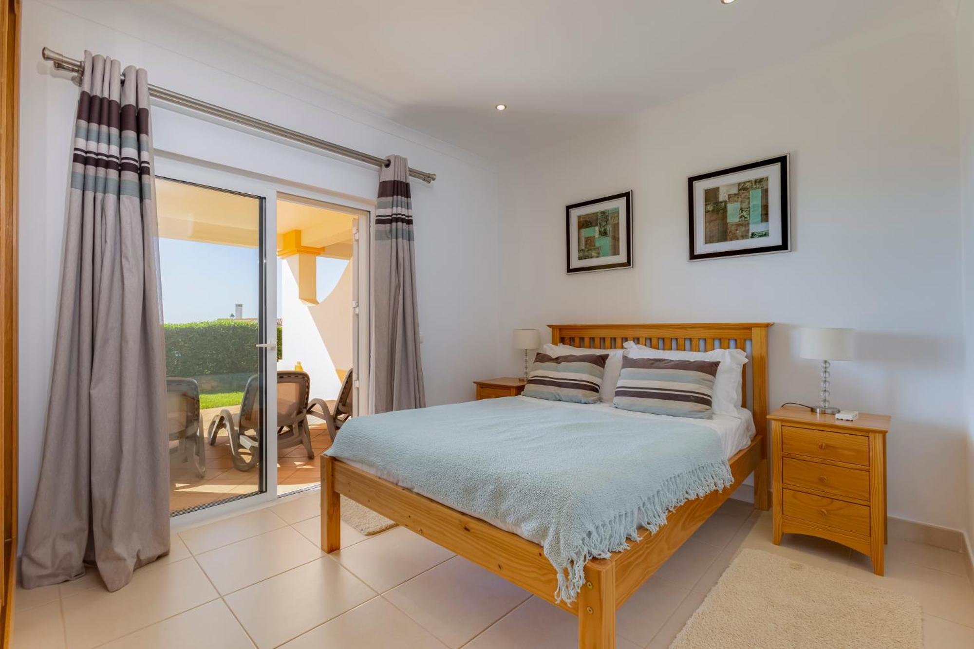 The View - Santo Antonio Villas, Golf & Spa Salema Exteriör bild