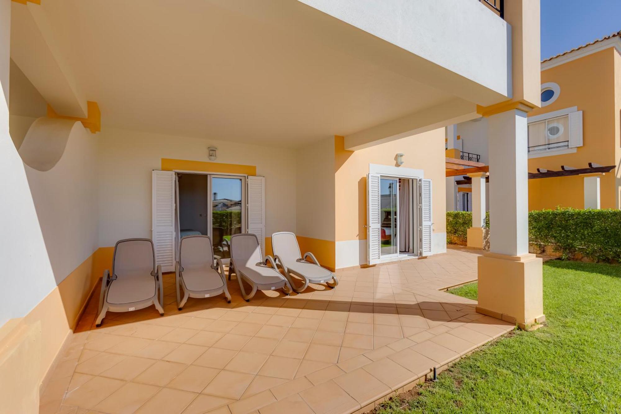 The View - Santo Antonio Villas, Golf & Spa Salema Exteriör bild